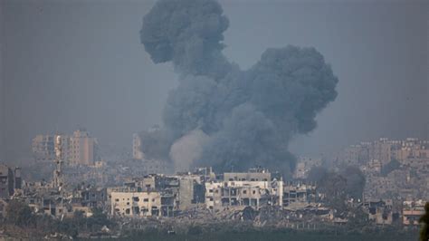 Las fuerzas terrestres israelíes están dentro de Gaza, confirma un portavoz del Ejército